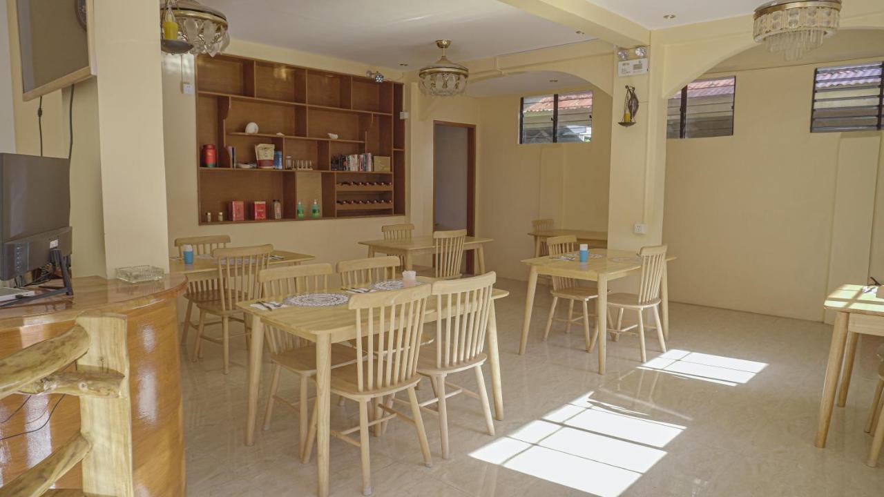 Speed 8 Inn Moalboal Extérieur photo